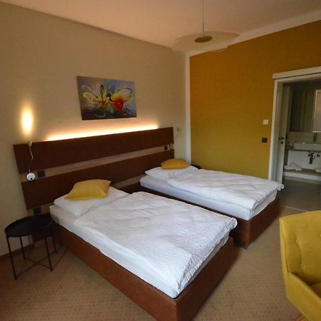 Hotel Wartmannstetterhof à Wartmannstetten Extérieur photo