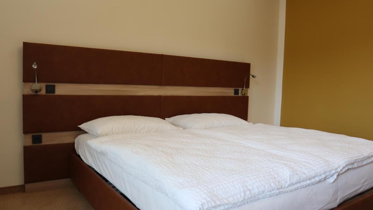Hotel Wartmannstetterhof à Wartmannstetten Extérieur photo