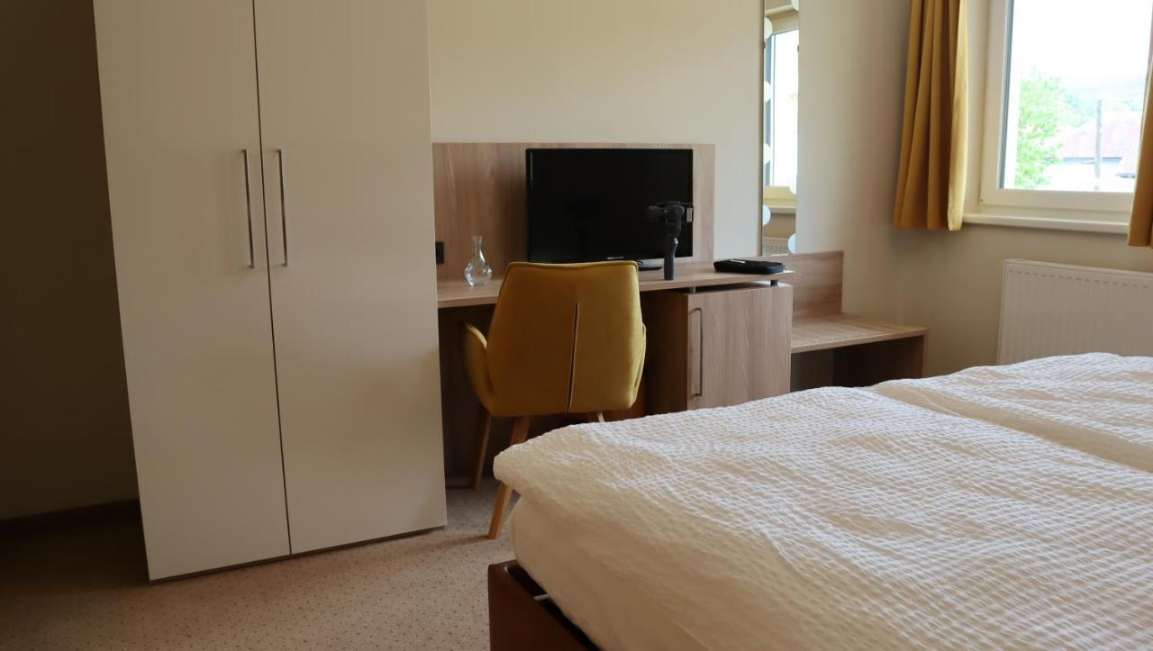 Hotel Wartmannstetterhof à Wartmannstetten Extérieur photo